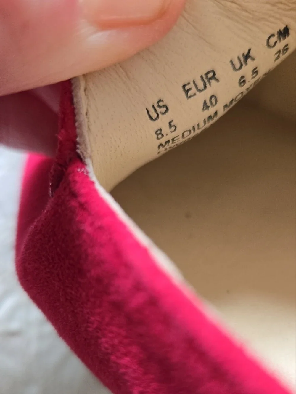 Hush Puppies Bright Pink Cherry Red Suede Pointed-Toe Flats Normcore Preppy 8.5